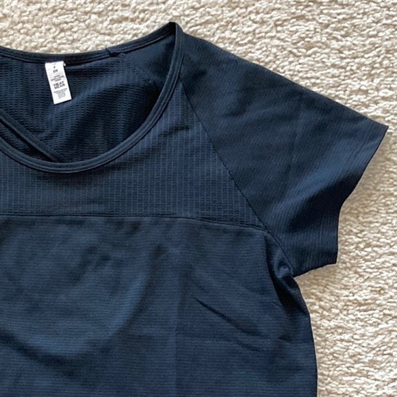 Under Armour Short Sleeve Athletic Tee - Picture 3 of 7